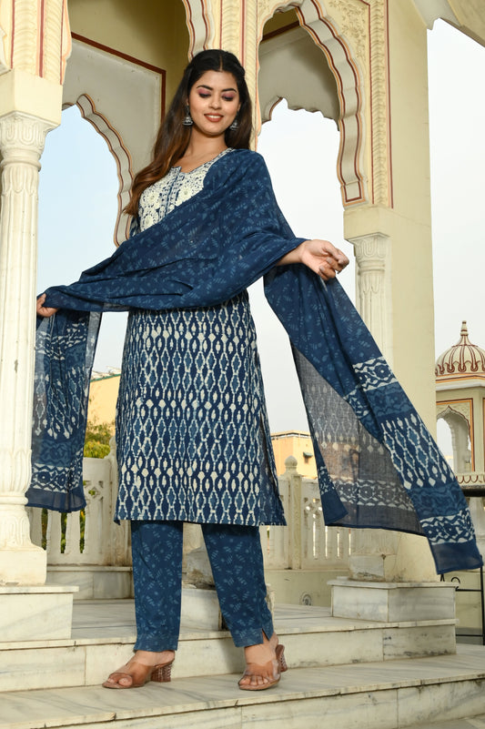 Women Blue Floral Printed Kurta With Trousers & With Dupatta